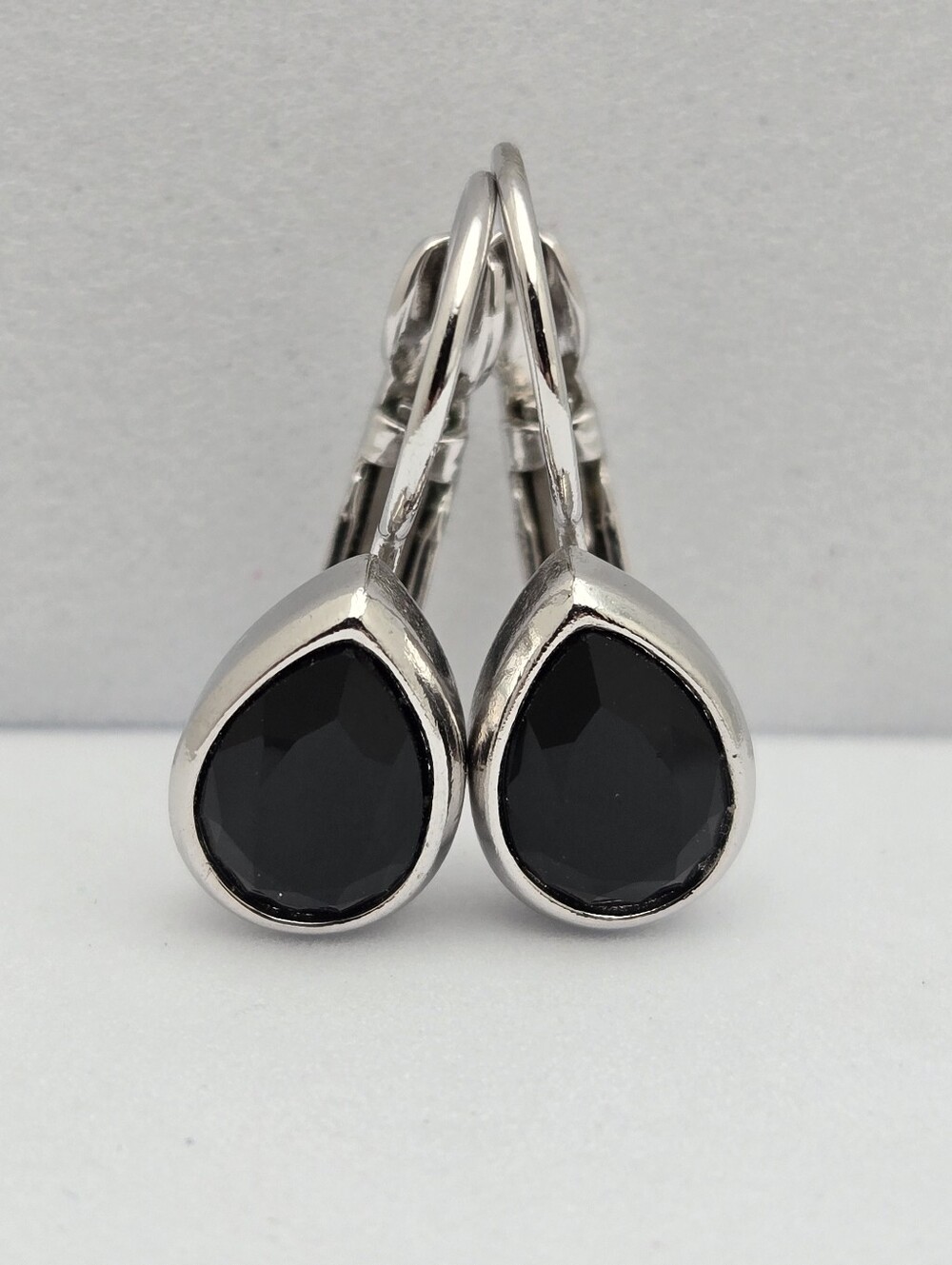 Myka Black Onyx Teardrop Earrings Silver Tone Leverback  3/4"